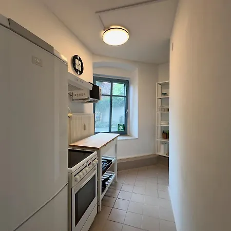 Lejlighed Modern 50sqm Sleeps 4 Free Parking