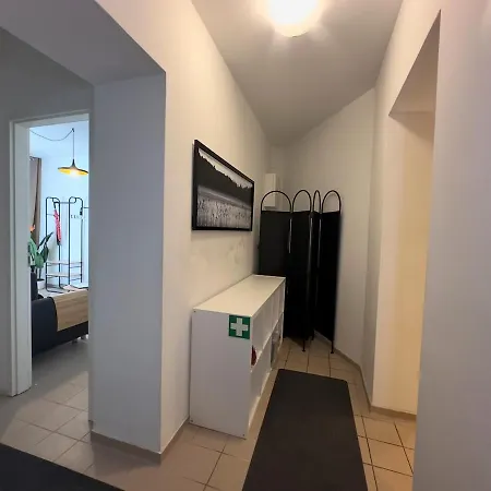 Apartment Modern 50sqm Sleeps 4 Free Parking