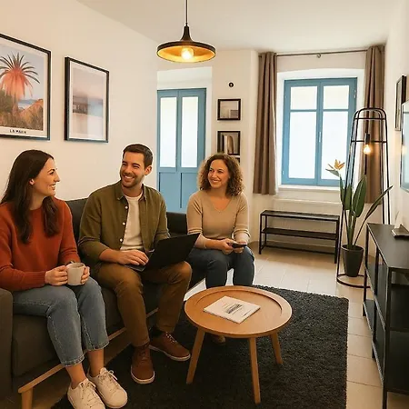 Modern 50sqm Sleeps 4 Free Parking Appartement