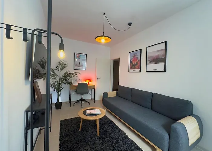 شقة Modern 50sqm Sleeps 4 Free Parking